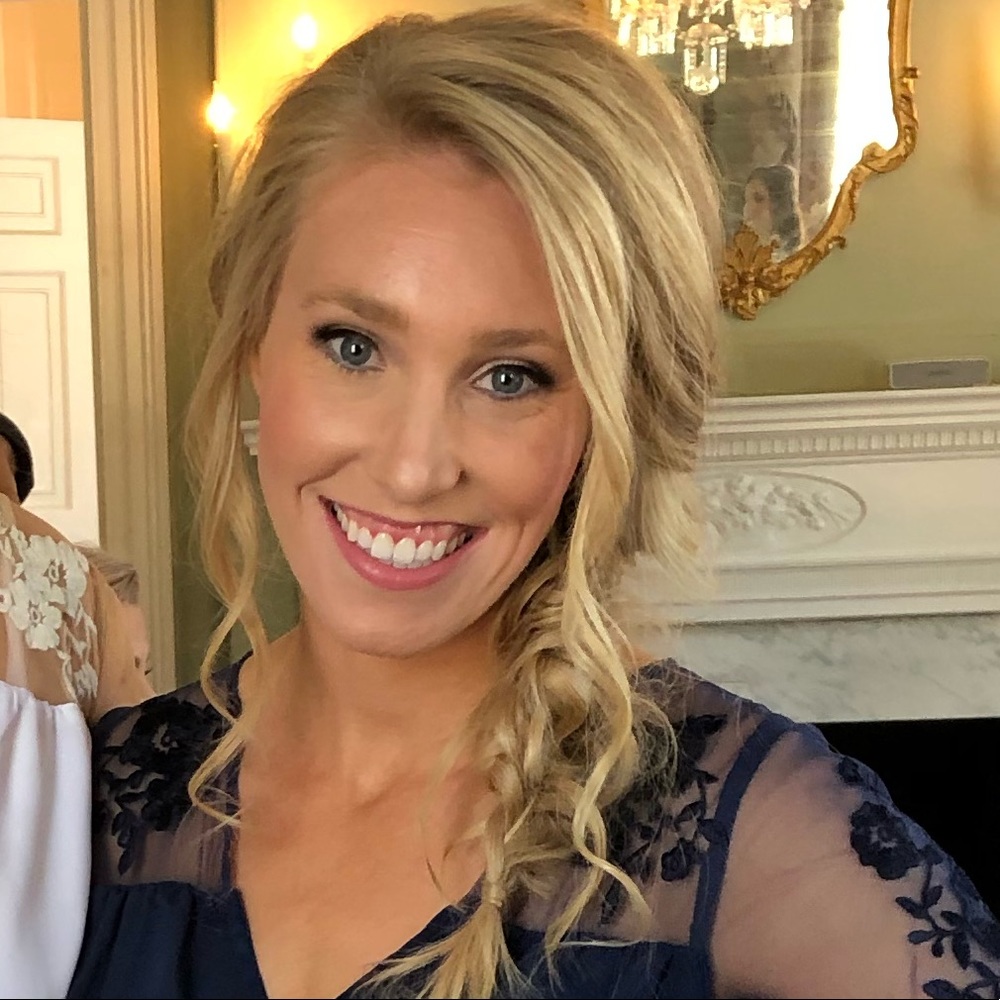 Meet your Posher, Elise